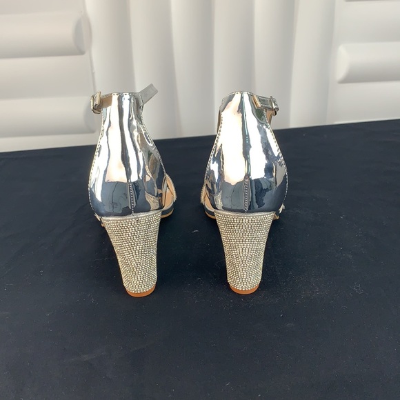 Forever Heels - Picture 2 of 3